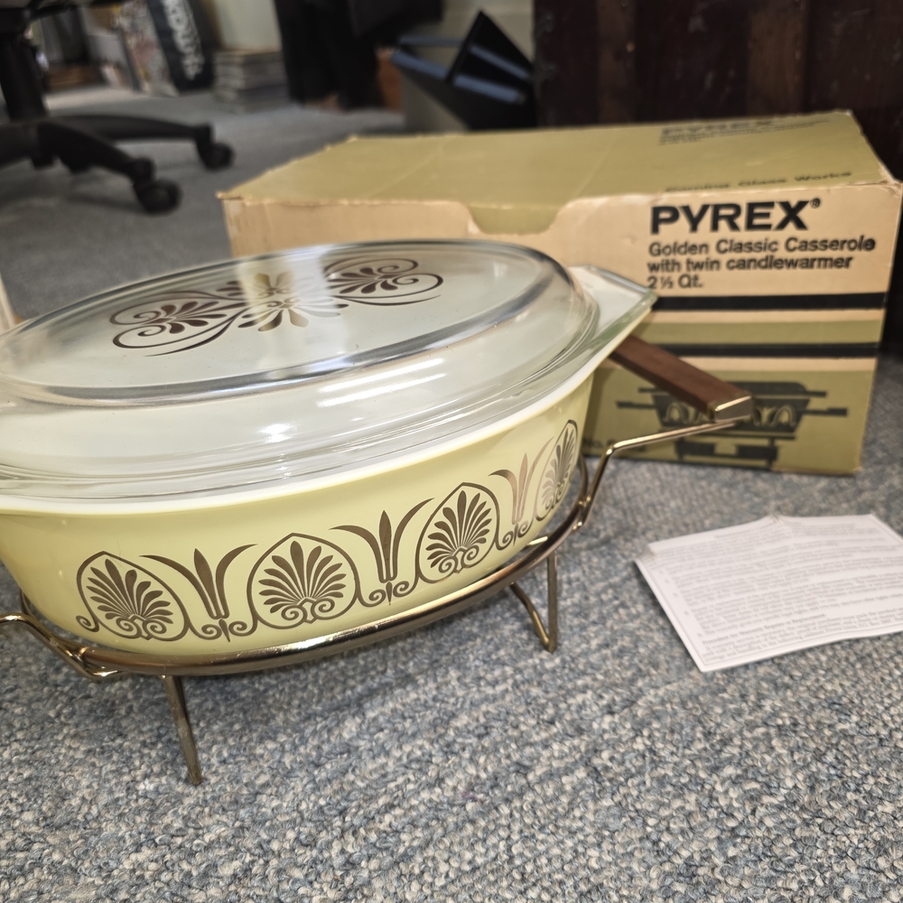 1962 Pyrex Golden Classic Casserole W/Twin Warmer Cradle, 2 1/2 Qt W/Box